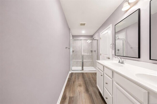 Building Photo - 141 Stegg St