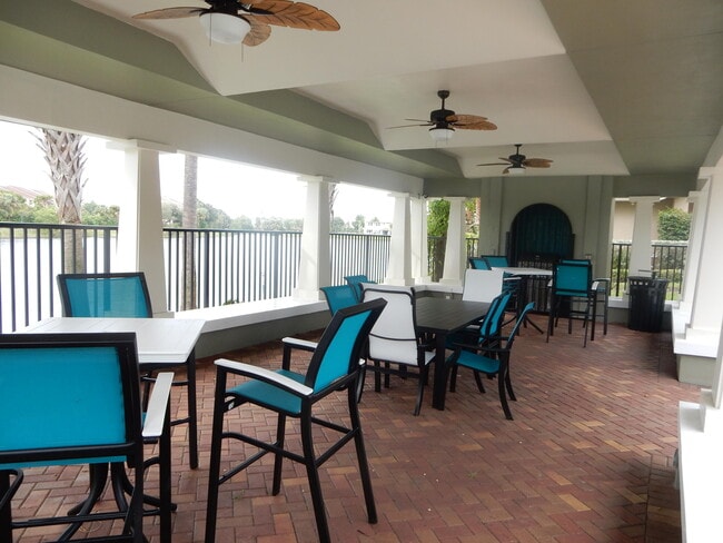 Building Photo - 990 Millbrae Ct