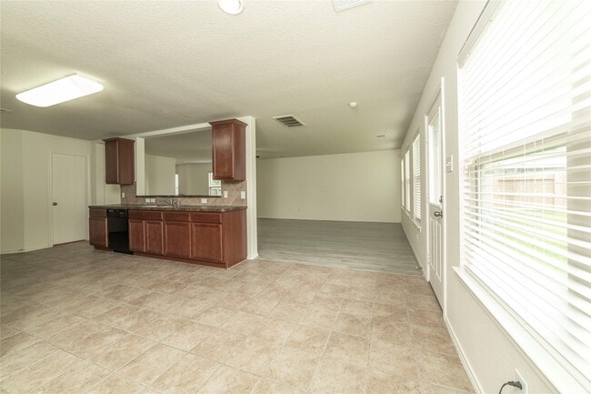 Building Photo - 6642 Haven Forest Ln