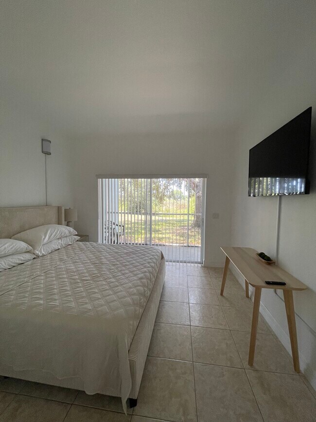 Building Photo - 3111 Sun Lake Ct