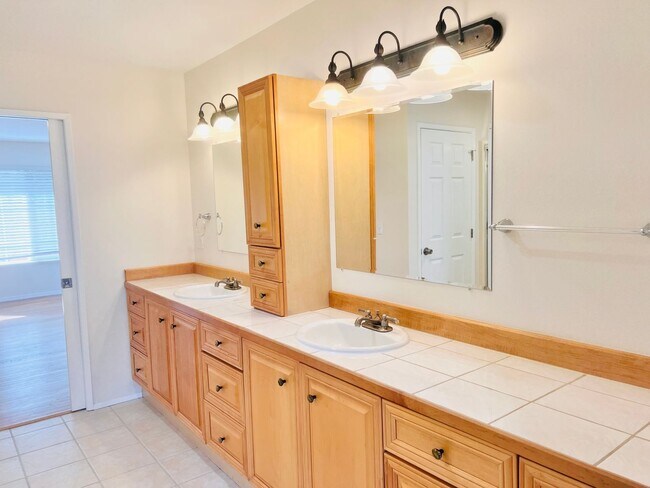 Building Photo - Must See Stunning Updated 3BR/2BA Home Available Now!