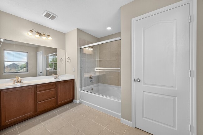 Building Photo - 16506 Lanesborough Dr