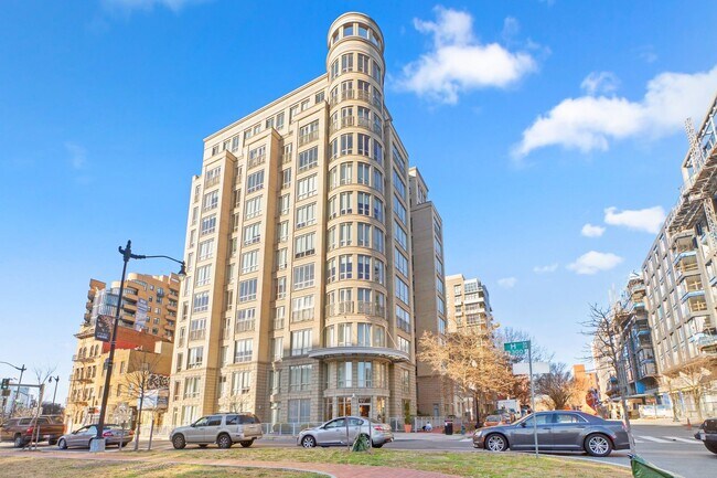 Building Photo - 2 Bed 2 Bath - Mount Vernon Condo - Garage Parking Space Included