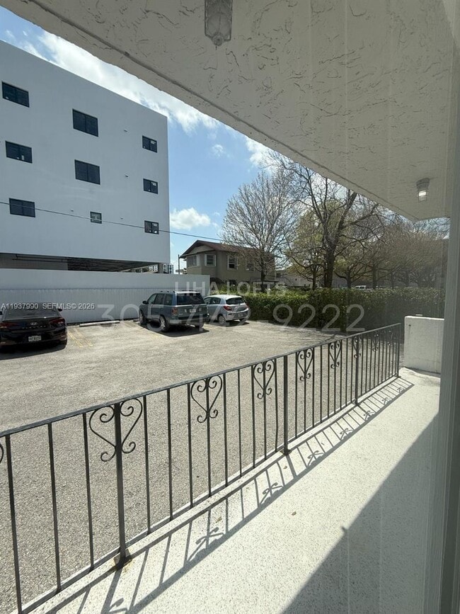 Building Photo - 1328 NW 4th St