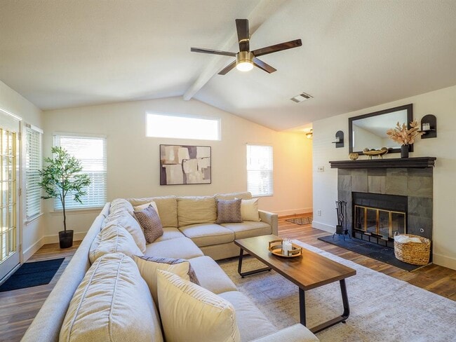 Building Photo - 12802 Carrera Dr