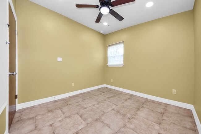 Building Photo - 5326 Heatherbrook Dr