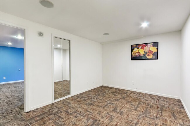 Building Photo - 627 Fox Hill Estates Dr