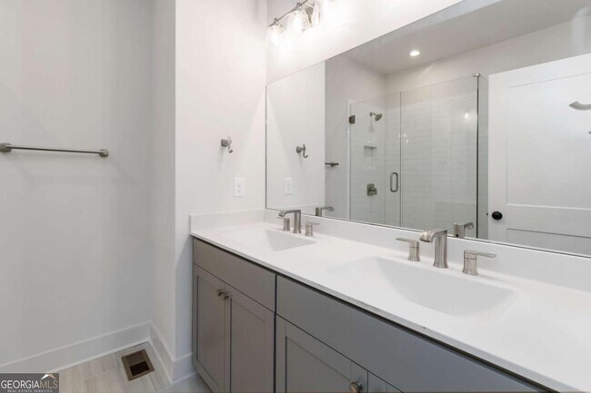 Building Photo - 964 Bibb St NW
