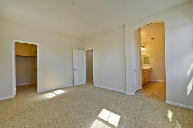 Building Photo - Wow! What a Great Home! Available Now!