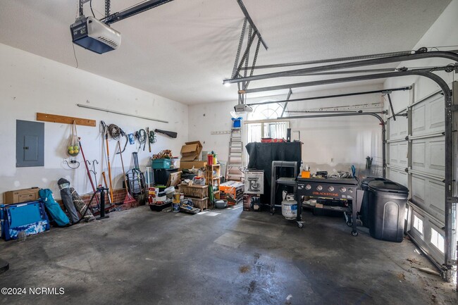 Building Photo - 5603 Gold Ct