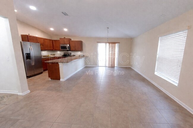 Building Photo - 12154 Alexandra Dr