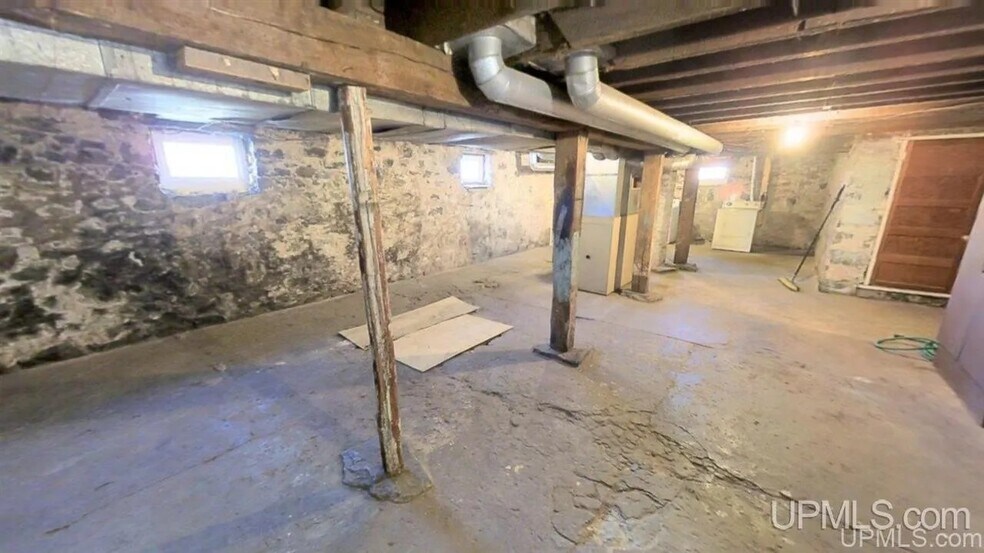 Building Photo - 1530 Fitch Ave