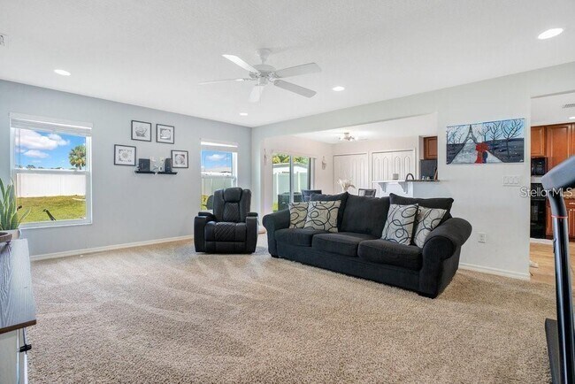 Building Photo - 5780 Dornich Dr