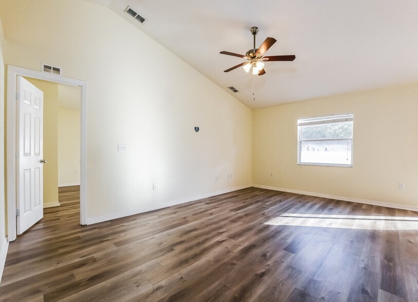 Building Photo - 7172 Summit Dr