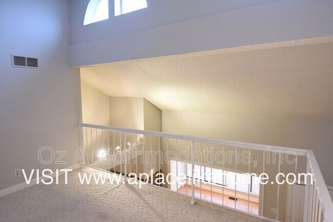 Building Photo - 8741 W 106th Terrace