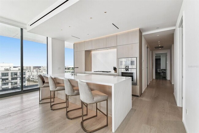 Building Photo - 1000 Water St