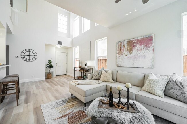 Building Photo - Stunning 3 Bed, 2.5 Bath in Antioch