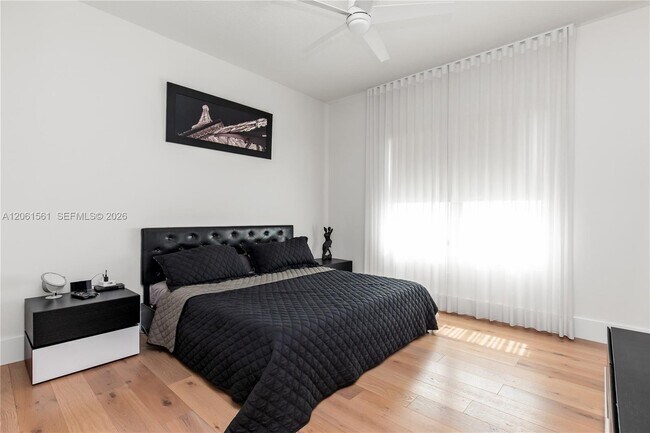 Building Photo - 9529 Eden Roc Ct
