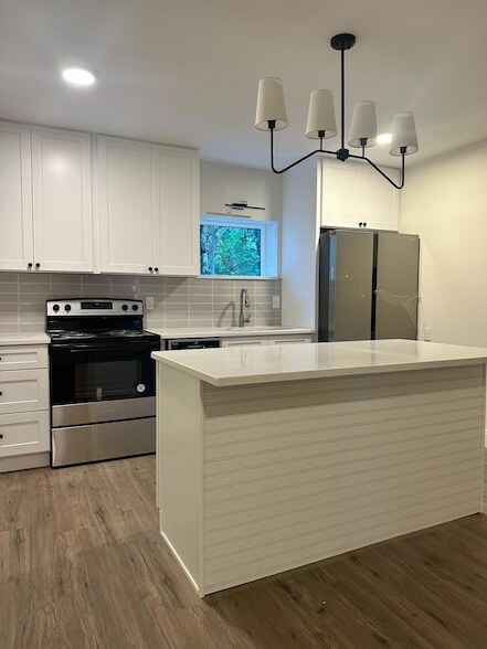 Building Photo - 472 Magnolia Ave