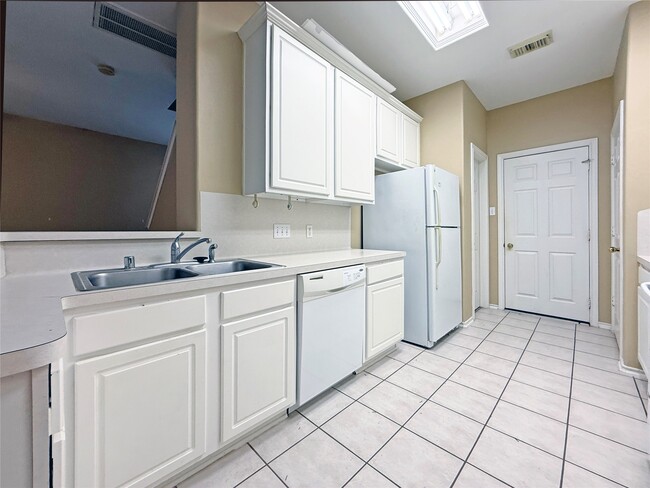 Building Photo - 63 Ledgestone Pl