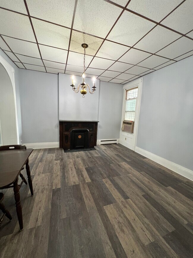 Building Photo - 19 Glenwood Ave