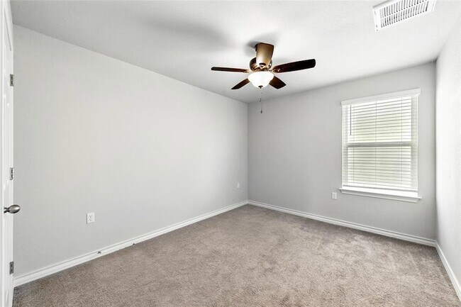 Building Photo - 11921 Cimaizon Dr