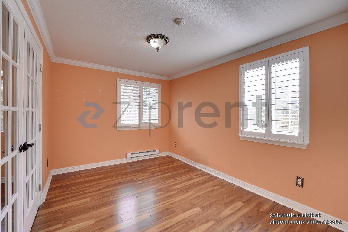 Building Photo - 10909 Avondale Rd NE