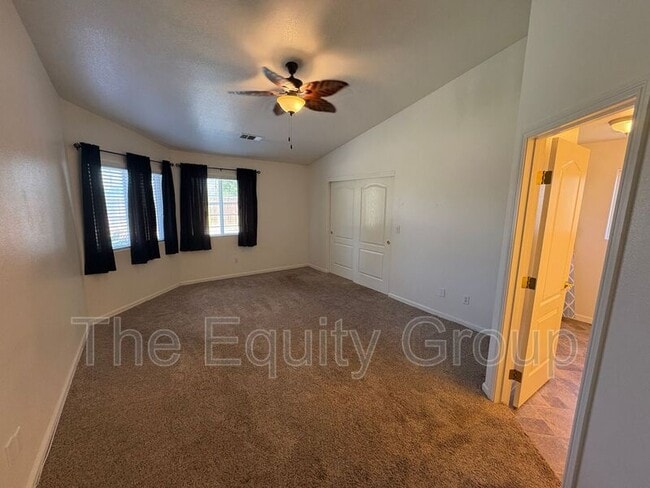 Building Photo - 2322 E Beech Ct
