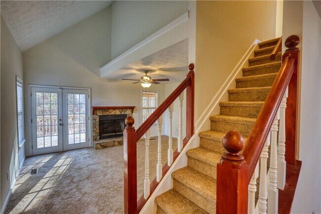 Building Photo - 2475 Nugget Dr SW