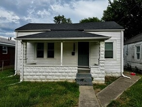 Building Photo - MOVE-IN SPECIAL - 1/2 MONTH FREE RENT ---- 3 Bed 1 Bath - Single family house