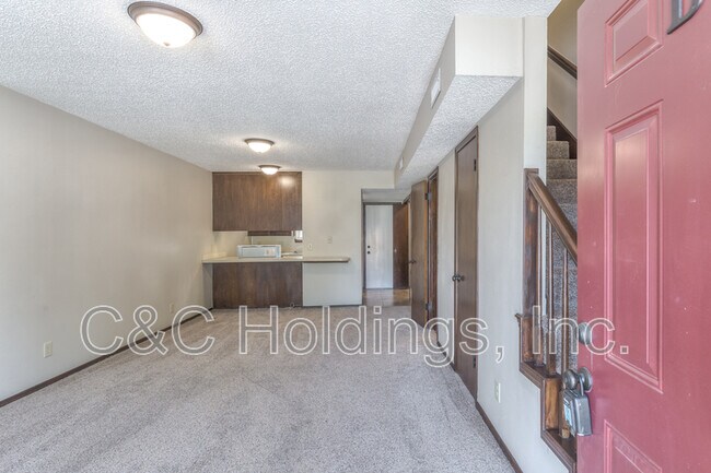 Building Photo - 644 B Earthside Drive