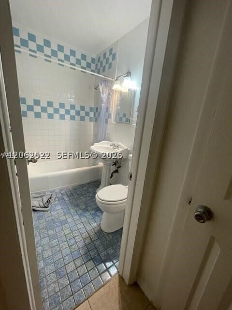 Building Photo - 6580 Santona St