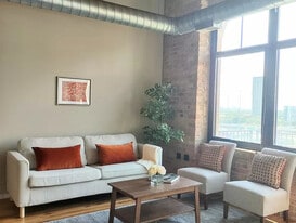 Building Photo - 625 W Jackson Blvd