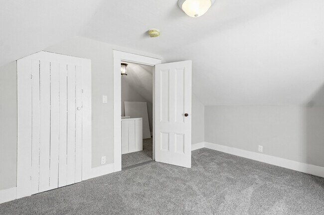 Building Photo - 116 Coburn St