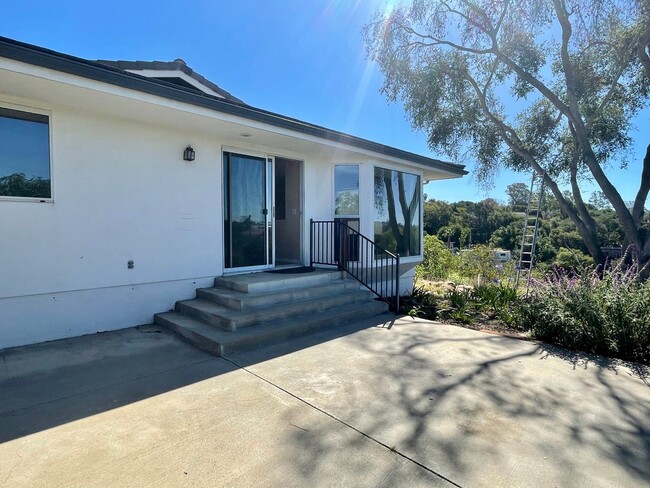Building Photo - 4491 La Paloma Ave