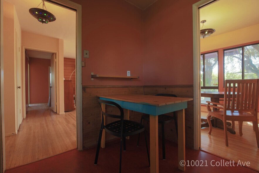 Building Photo - 10021 Collett Ave