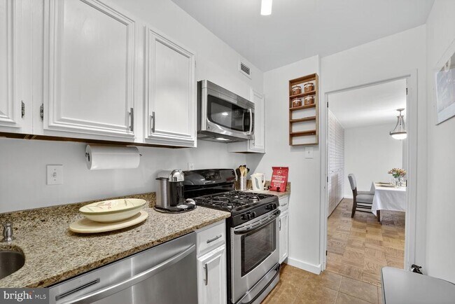 Building Photo - 1245 4th St SW