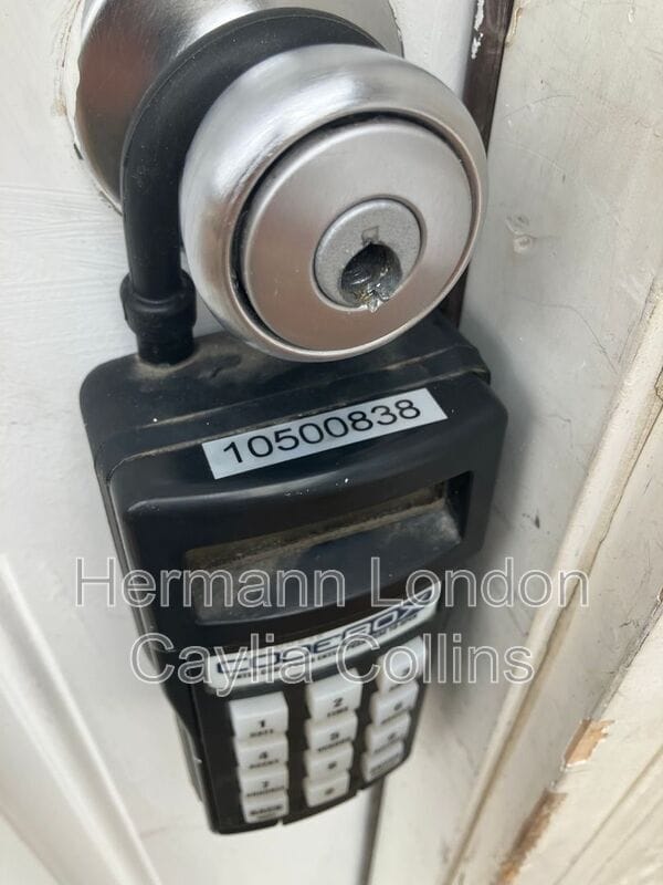 Building Photo - 135 Hereford Ave