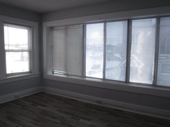 Building Photo - 720 Faraon St