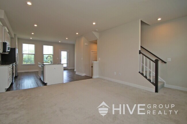Building Photo - Spacious 4-Bed, 3.5-Bath with Garage!