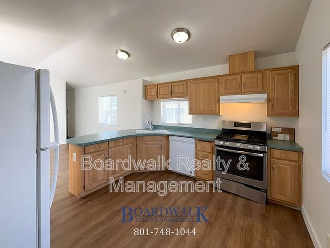 Building Photo - 155 W State St