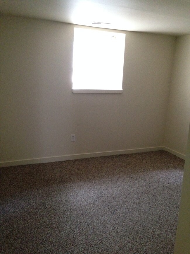 Building Photo - 922 Montgomery Ave