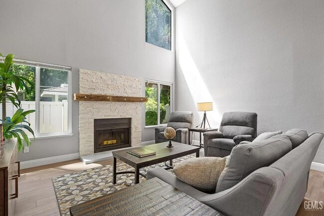 Building Photo - 8000 Kroll Way