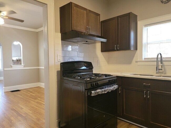 Building Photo - Charming Craftsman in the Heart of Atlanta...