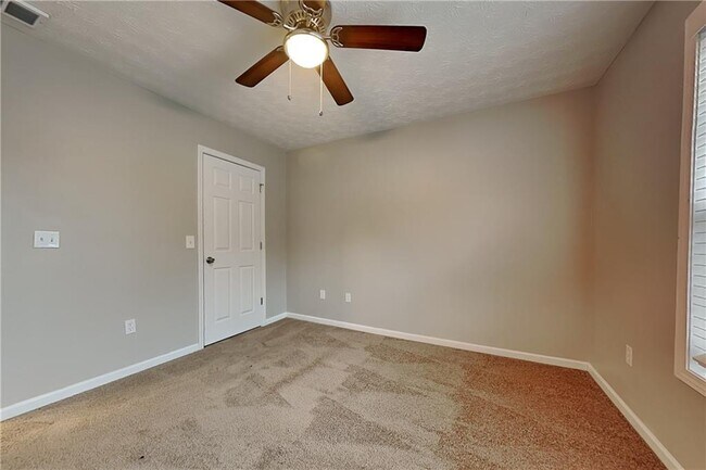 Building Photo - 1210 Webb Farm Ln