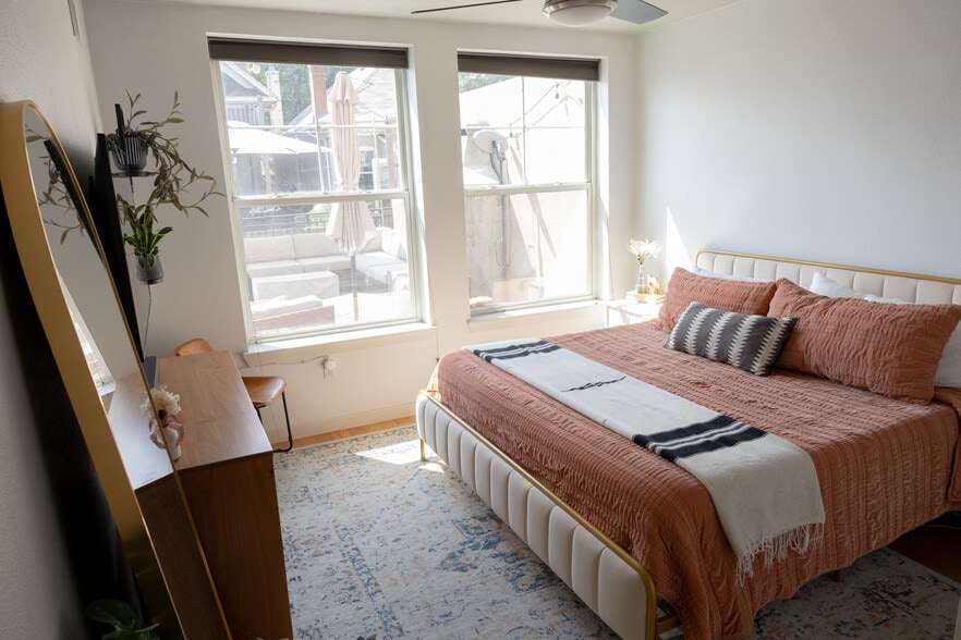 Primary Bedroom fits King size bed, side tables, dresser and mirror - 1441 Central St