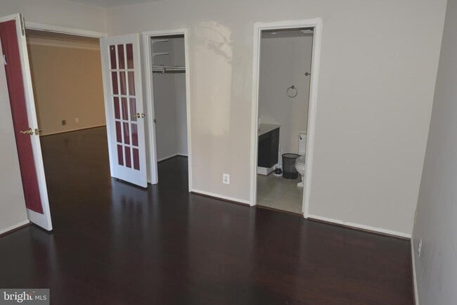 Building Photo - 8360 Greensboro Dr