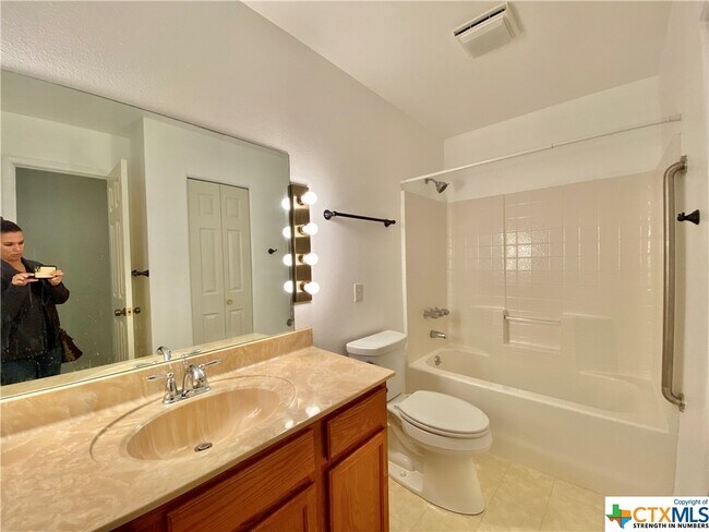 Building Photo - 1593 Amanda