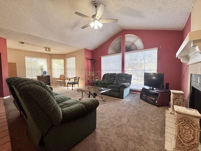 Building Photo - 930 Northern Dancer Way