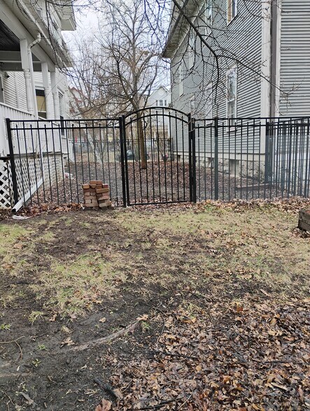 Building Photo - 1407 Girard Ave N